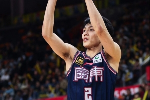 开云APP-足够出色！徐杰19中7空砍21分9板3助2断 狂飙5记三分&amp;加时2记
